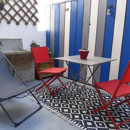 Haute Meuble Avec Cour Privative * Granville