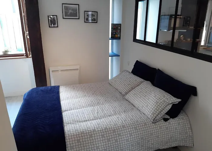 Haute Meuble Avec Cour Privative * Granville