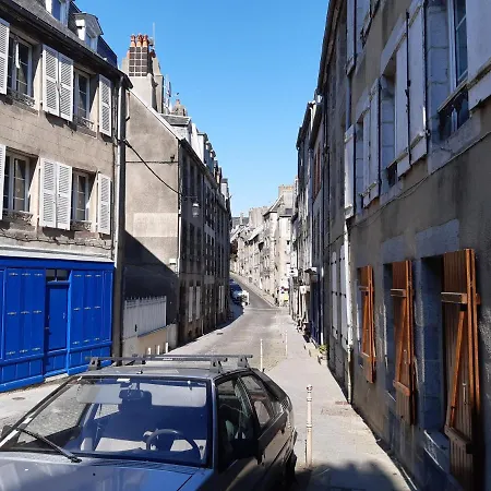 Daire Haute Meuble Avec Cour Privative