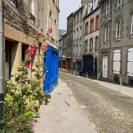 Haute Meuble Avec Cour Privative * Granville