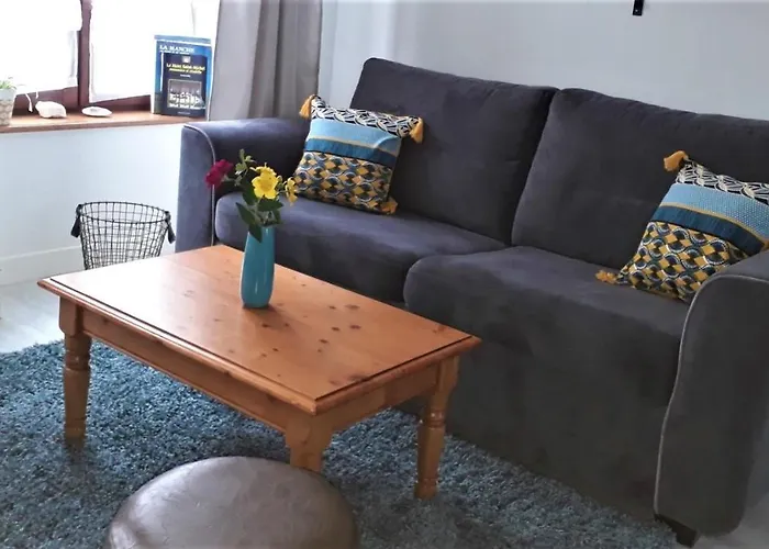 Haute Meuble Avec Cour Privative * Granville